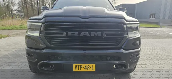 Car image 35