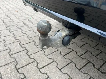 Car image 40