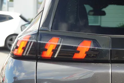 Car image 34