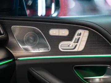 Car image 33