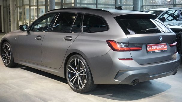 BMW 330i Touring xDrive 190 kW image number 7