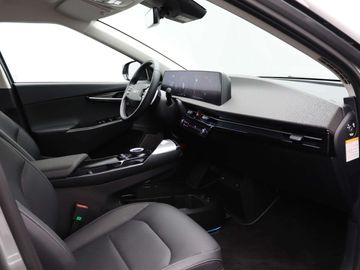 Car image 32