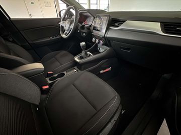 Car image 11