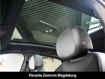 Car image 32