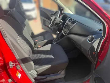 Car image 16