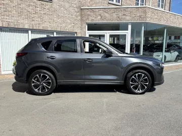 Car image 4