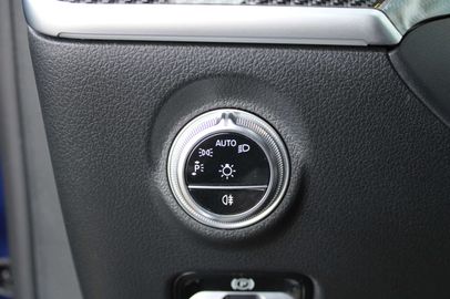 Car image 37