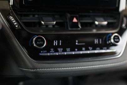 Car image 32