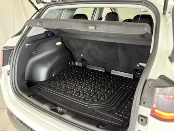 Car image 35