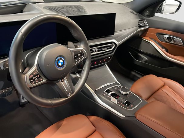 BMW 330 e Touring 215 kW image number 13