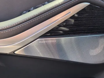 Car image 29