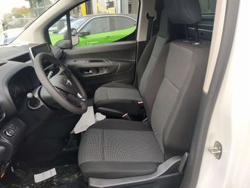 Car image 11