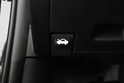 Car image 49