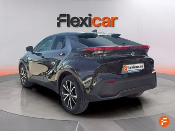 Car image 5