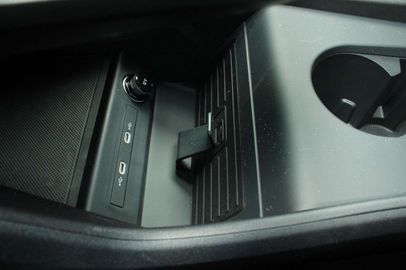 Car image 33