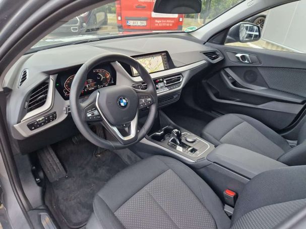 BMW 118i 100 kW image number 6