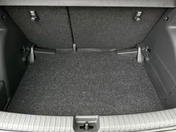 Car image 34