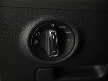 Car image 36