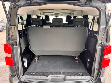 Car image 35