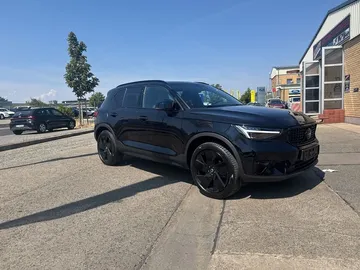 Car image 25