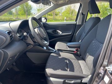 Car image 4
