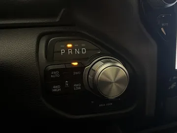 Car image 38