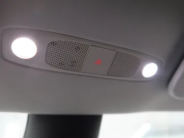 Car image 35