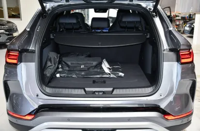 Car image 27