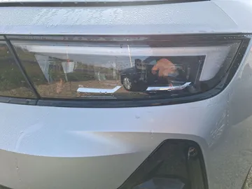 Car image 30