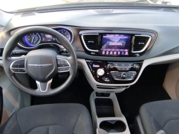 Chrysler Pacifica 215 kW image number 4