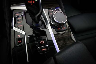 Car image 37