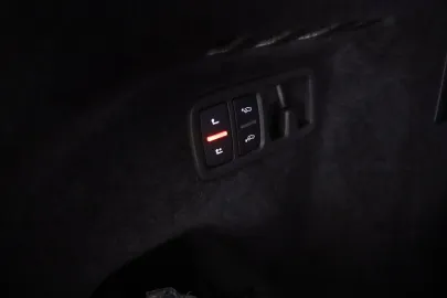 Car image 46
