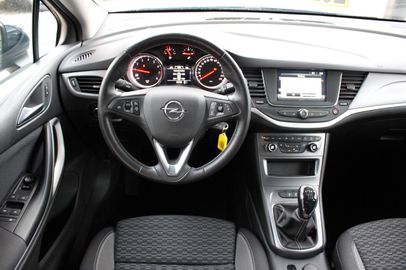 Car image 15