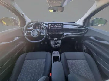 Car image 17
