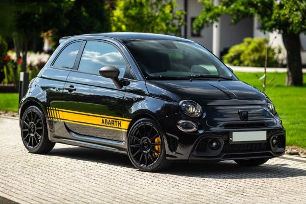 Abarth 500 1.4 16V T Jet 132 kW image number 4