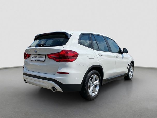 BMW X3 xDrive20i Advantage 135 kW image number 2