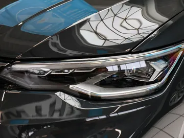 Car image 26