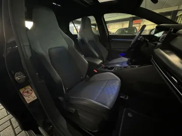 Car image 28