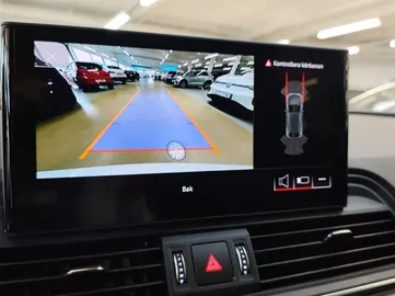 Car image 23