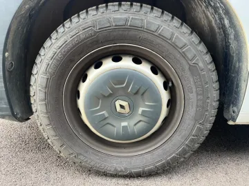 Car image 43