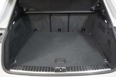 Car image 36