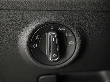 Car image 37