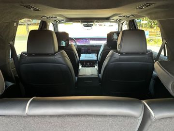 Car image 40