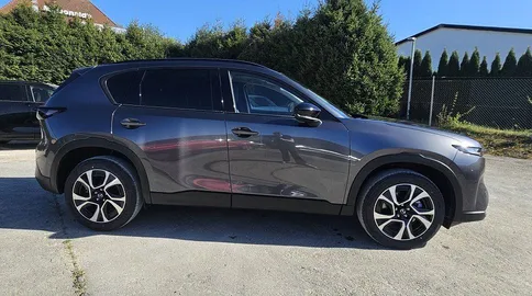 Car image 4