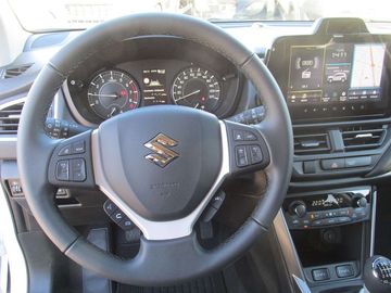 Car image 15