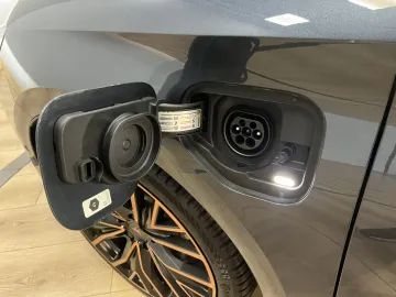 Car image 48