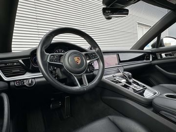 Car image 36