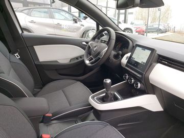 Car image 12