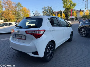 Car image 27