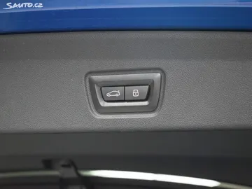 Car image 50